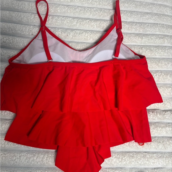 Chic Red Ruffle Bikini Set - Picture 11 of 12